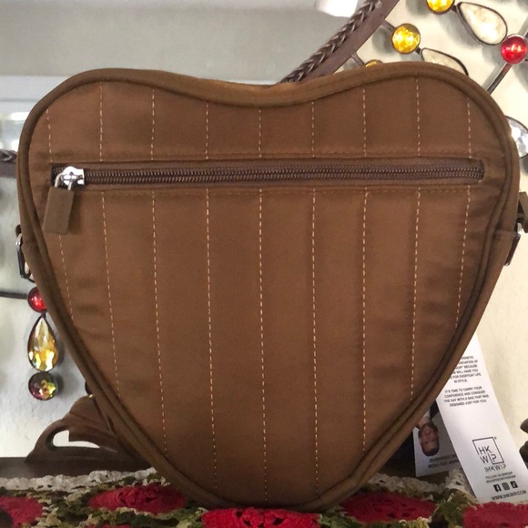NWT IHKWIP Limited Edition “Be My Valentine” Heart Crossbody - Picture 4 of 9